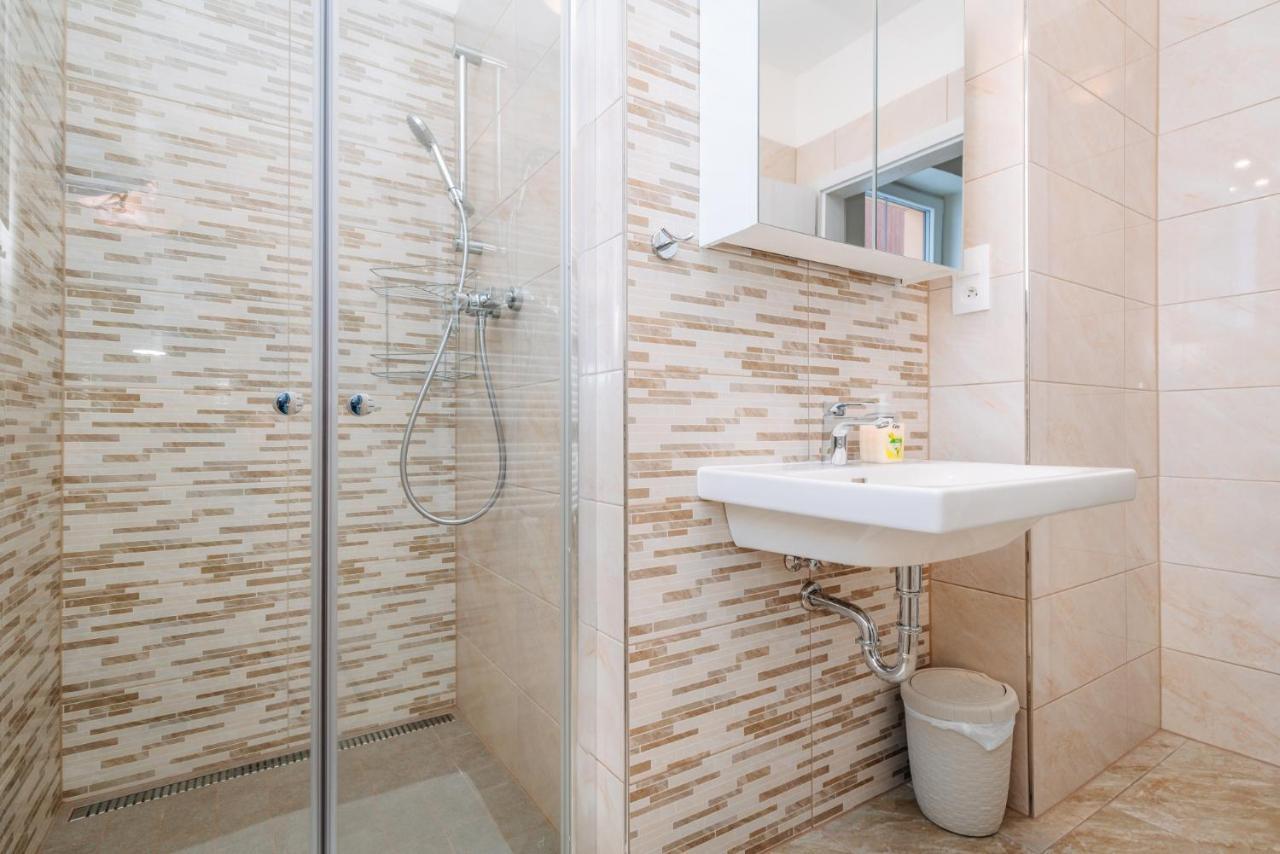 Aura III Apartment Божи Дар Екстериор снимка